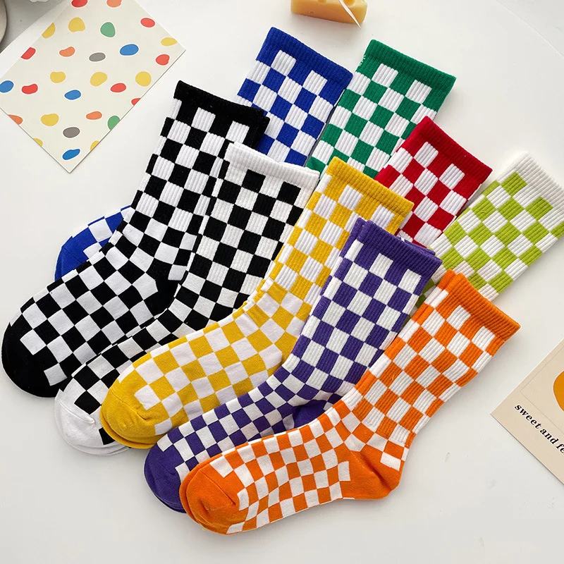 Frauen Socken Plaid Checker Herbst Winter schwarz weiß Hip Hop Harajuku Baumwolle Streetwear kurze Schachbrett Socke Calcetines Mujer Image