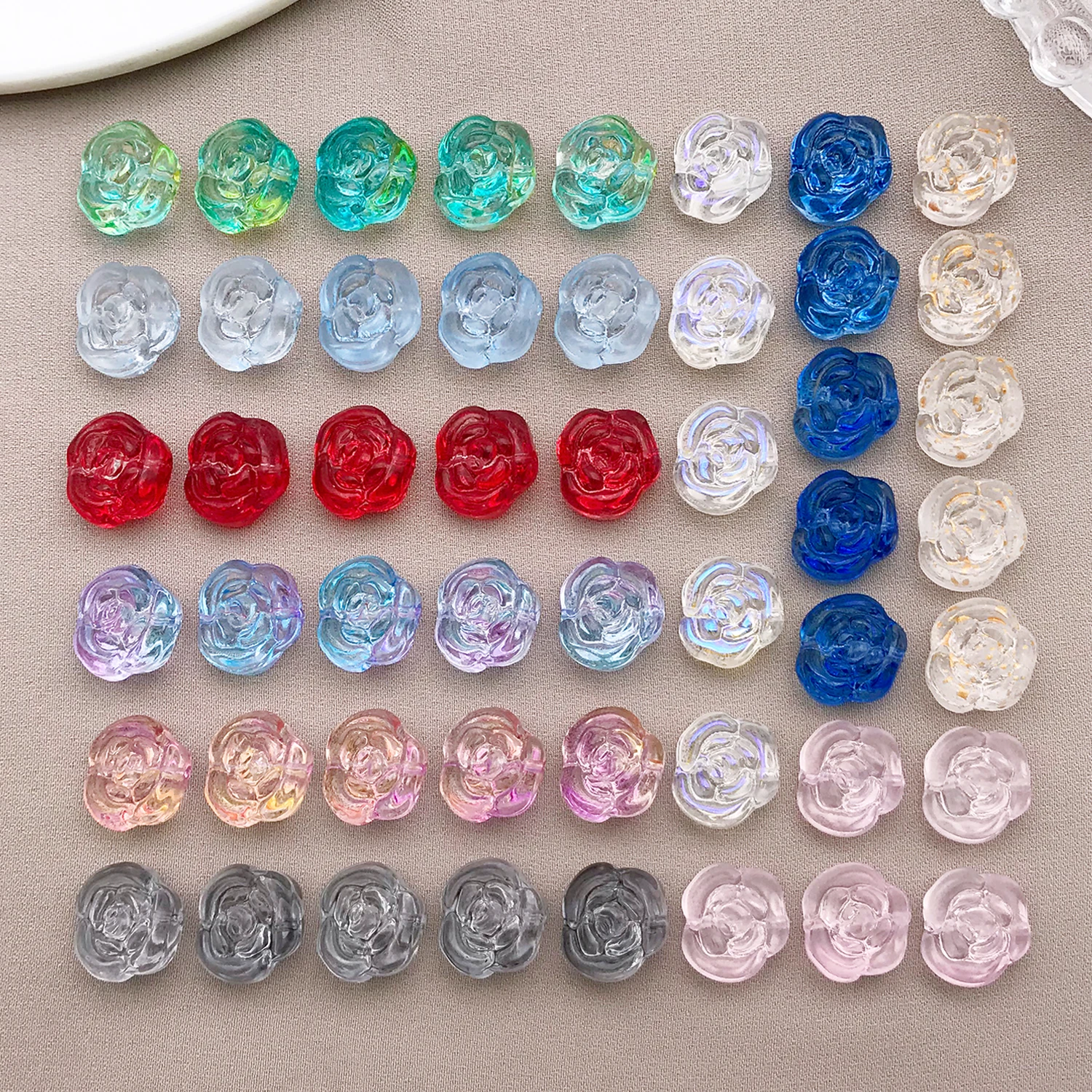  50 Stück 14 x 12 mm halbtransparente Kamelien-Glasperlen in verschiedenen Farben, geeignet für DIY-Schmuck, handgefertigte Schmuckherstellungszubehörteile Image