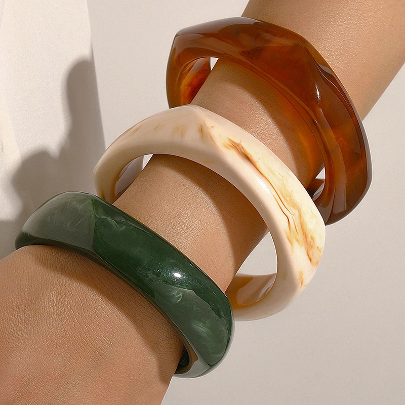 Mode Große Acryl Geometrische Armbänder für Frauen Punk Vintage Bunte Unregelmäßige Chunky Armreif Weiblichen Trendy Schmuck