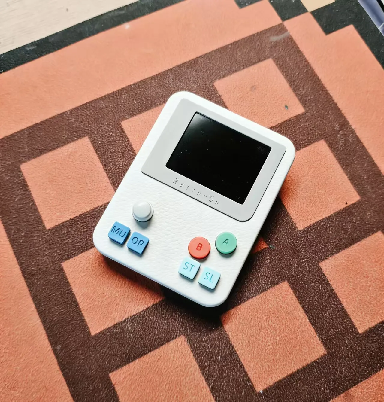 Retro-Go ESP32-S3 Handheld-Spielkonsole - Tragbarer NES/FC-Emulator, 2,4'' IPS-Bildschirm, Vorinstallierte 100+ Spiele, Open-Source DIY Image