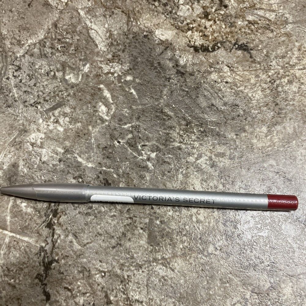 Victoria's Secret Makeup | Victoria's Secret Draw Me A Line Lip Pencil #33 Nude Red Lip Liner | Color: Red | Size: Os