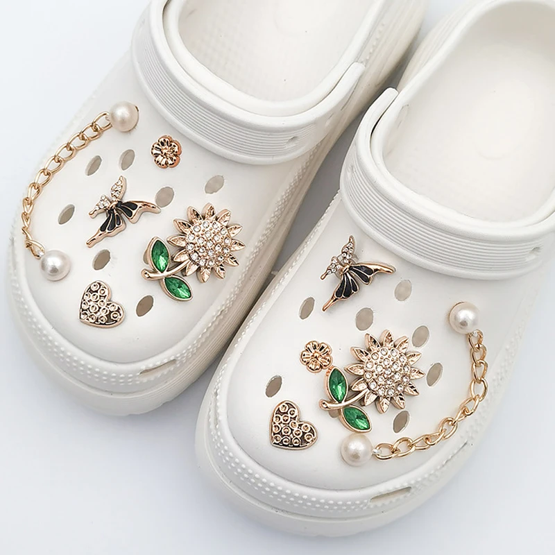 Neues Ananas-Ketten-Schuhcharms-Set für Clogs, Glitzer-Strass-Blumen-Seestern-Schuhdekorationen, Schuhzubehör für Damen Image