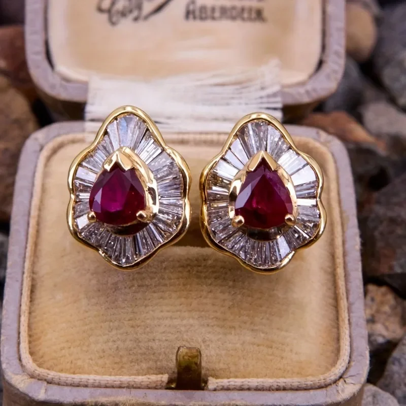 Luxuriöse, superglänzende, weiße Zirkonia-Ohrringe im Vintage-Stil mit synthetischen Edelsteinen für Damen, wunderschöne, elegante Party-Schmuckzubehör