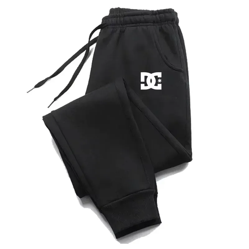 Pantalons de sport pour hommes automne/hiver, pantalons de sport décontractés imprimés à la mode, avec poches, adaptés pour une utilisation en salle de sport, pour la course à pied et le trekking.