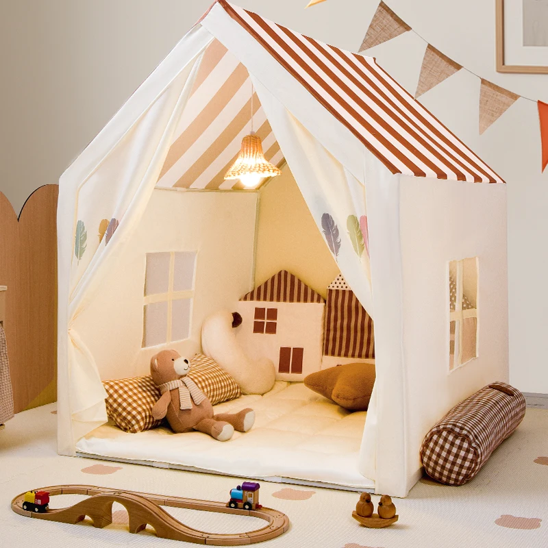 Tragbares, zusammenklappbares Kinderzelt für drinnen und draußen, Spielhaus, Mini-Geheimbasis, Kinderspielhaus, einfache Einrichtung, Spaß im Innen- und Außenbereich Image