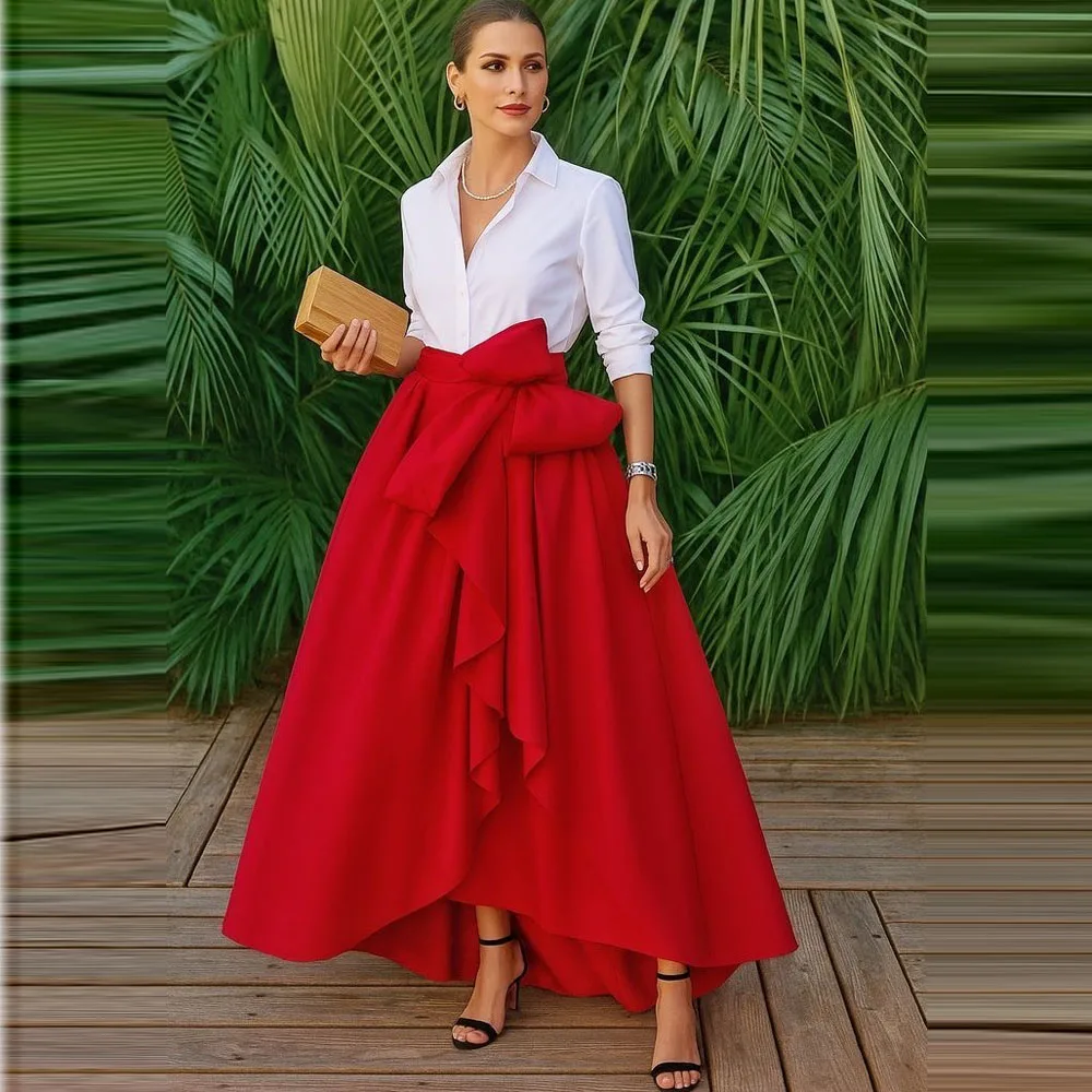 Roter High-Low Bürodamen-Rock Asymmetrischer Langer Abendrock Hochgeschnittener Satin-Maxirock für Formelle Anlässe Image