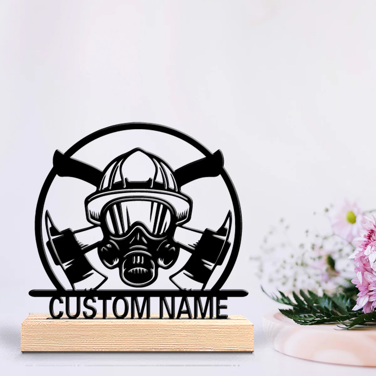 1 Stück lustige, personalisierte, individuelle Feuerwehrhelm-Metallstatue mit lebendiger Holzrahmen-Dekoration für Wohnzimmer, Kinderzimmer, Bohemian-Stil