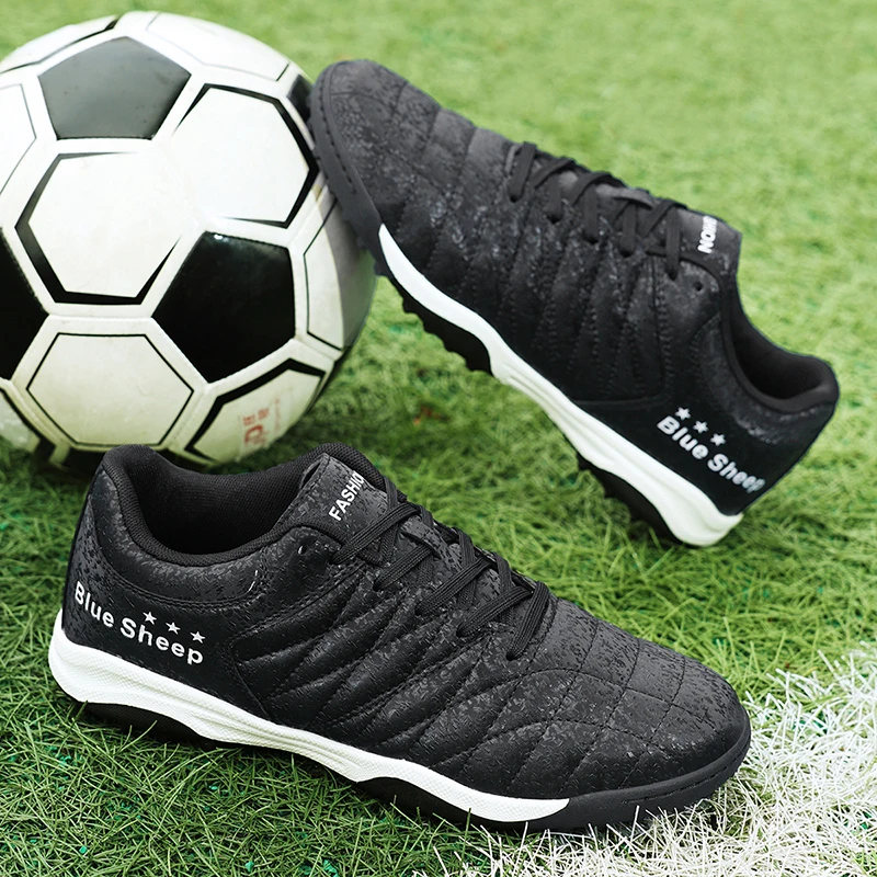 Neue Männer Fußball Schuhe Turnschuhe Fußball Stiefel Nicht-Slip Gras Indoor Hochwertige Spiel Licht Futsal Stollen Heißer-verkauf im freien Image