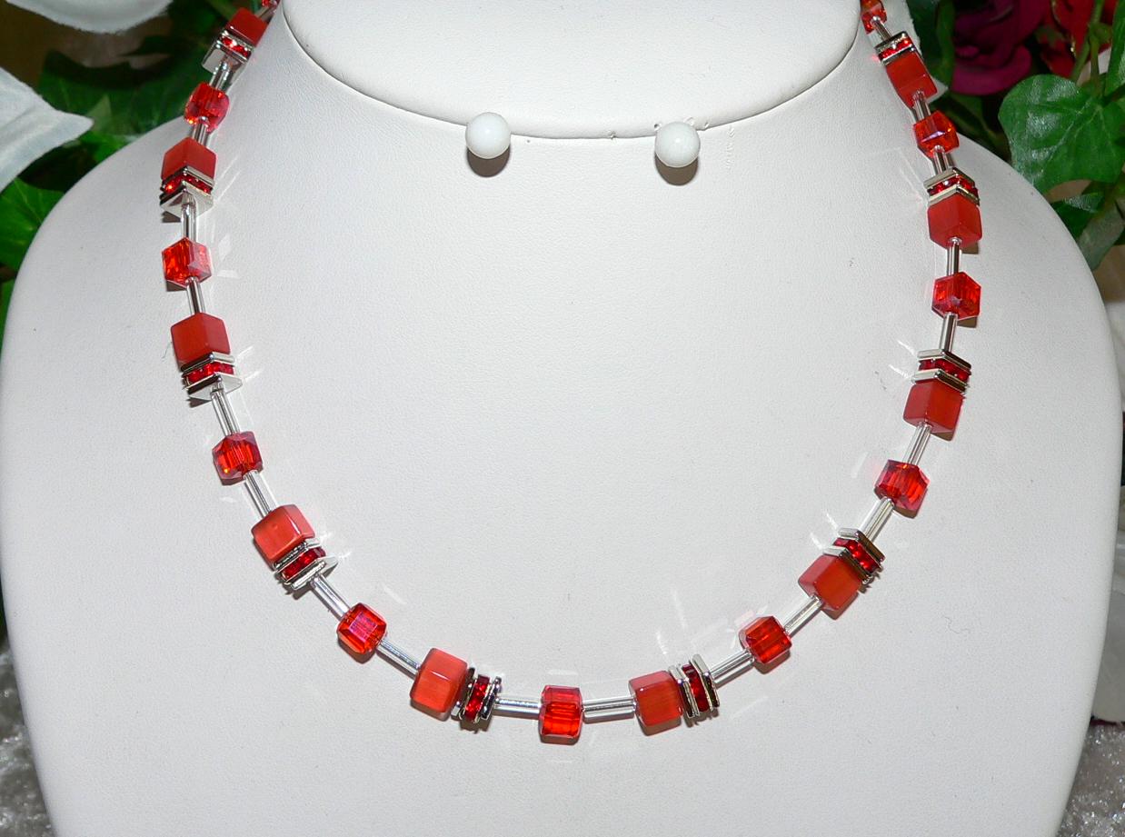 Catena, collana, collana, catena a cubo, collana, perle, cubo a occhio di gatto, vetro, cubo di cristallo, strass, rosso, rosso chiaro, argento,