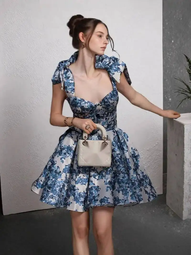 Abito vintage con stampa blu e fiocco in pizzo per donna, mini abito a vita alta plissettato a trapezio, nuovo modello estivo per le vacanze BQO8