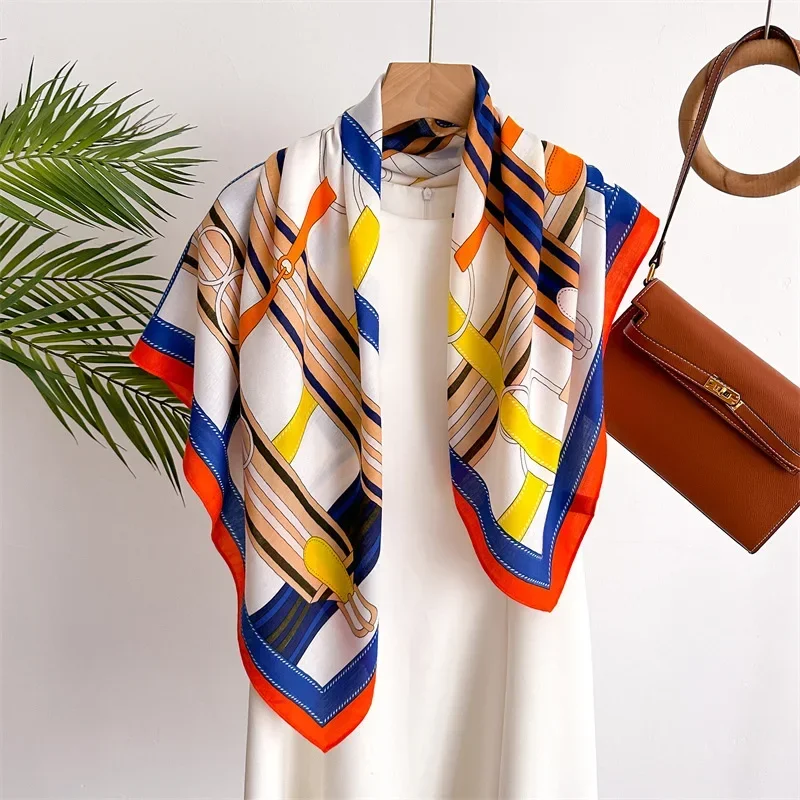 90*90 2024 di Nuovo Modo Luce di Lusso Sciarpa di Seta Delle Donne Twill Semplice Sciarpe Quadrate Delle Signore Protezione Solare Scialle Foulard Per Tutte Le Stagioni