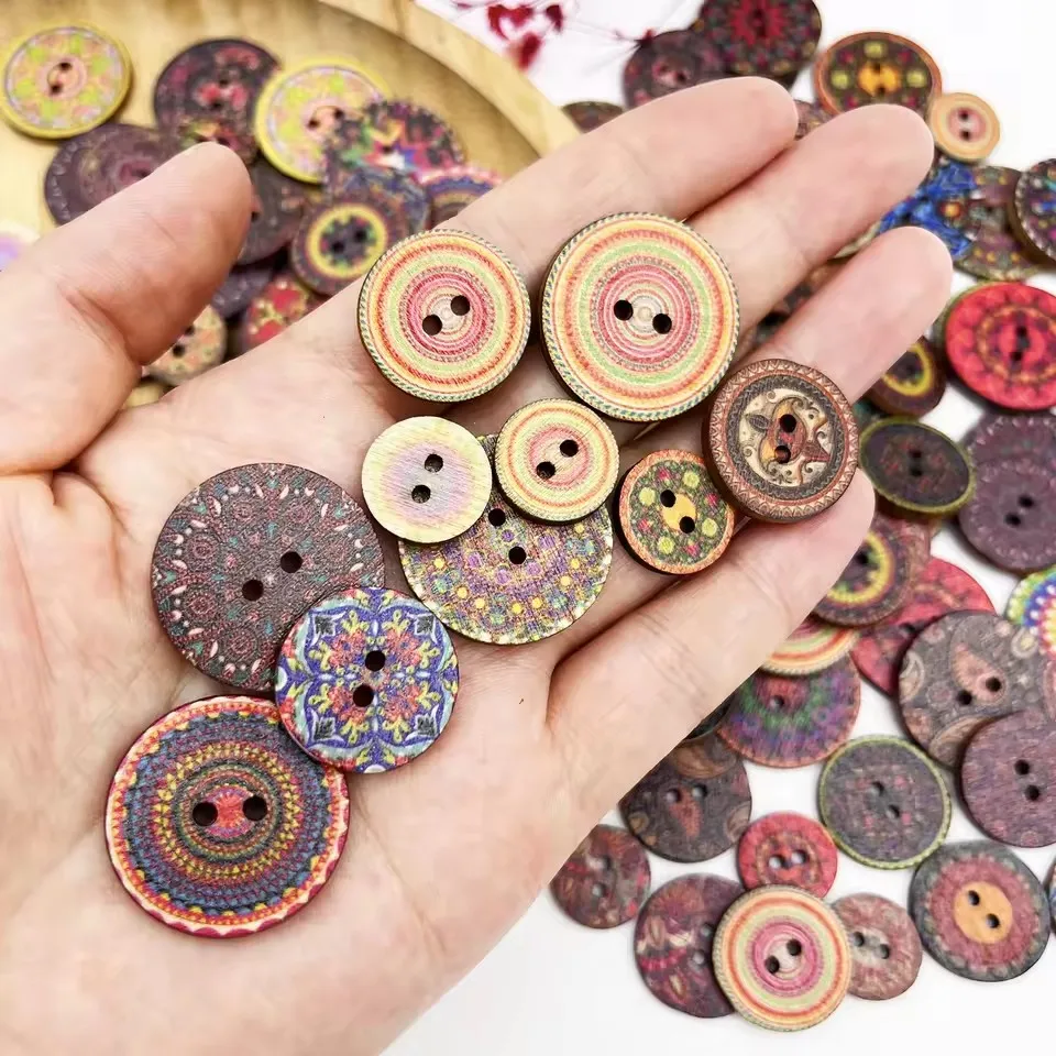 50 Stück 3 Größen Gemischte Muster Vintage Holzknöpfe 2-Loch, Zufällige Blumenmalerei, DIY Handwerk Nähen, Dekorative Handgemachte Projekte