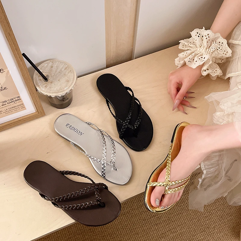 Sommerliche neue runde, flache, bequeme Freizeitpantoffeln, modische und sexy Übergrößen-Hot-Selling-Slipper für Damen