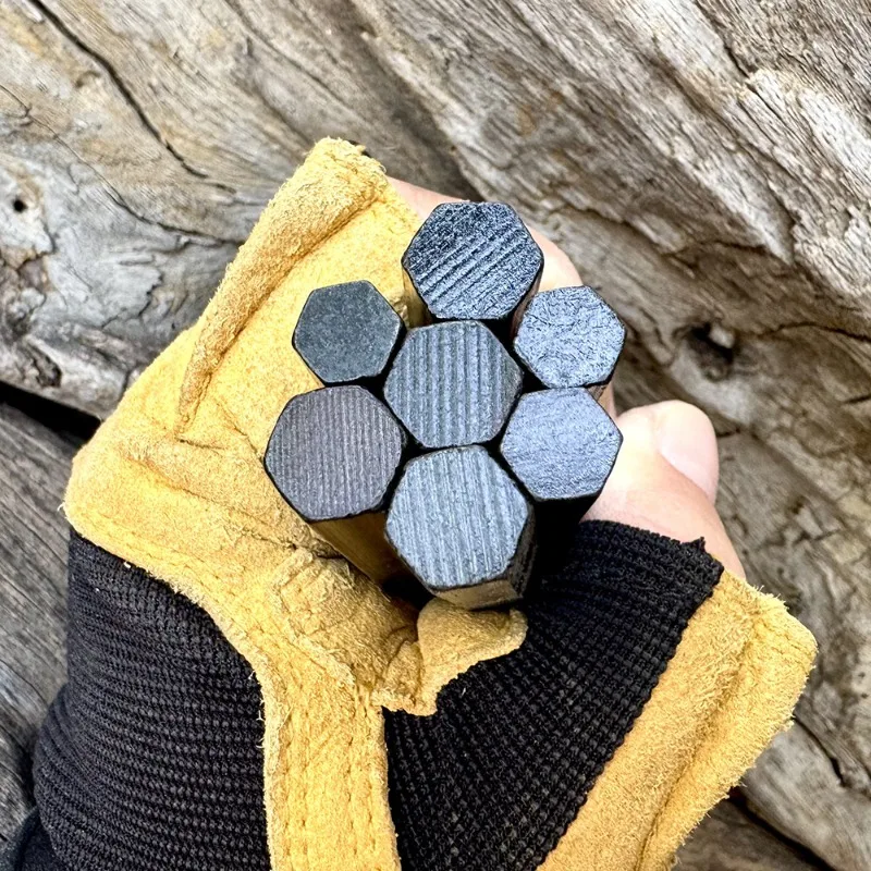 Bear Grylls Überlebens-Feuerstarter Magnesium-Feuerstahl, Tragbares Notfall-Feuerzeug-Set mit Kompass und Pfeife für Camping und Wandern Image