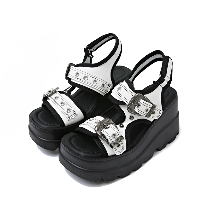 Sommerliche Gothic-Style High Heels Damen Sandalen Weiß Schwarz Schnalle Nieten Dicke Sohle Schuhe Punk Metall Chunky Plateau-Sandalen für Damen