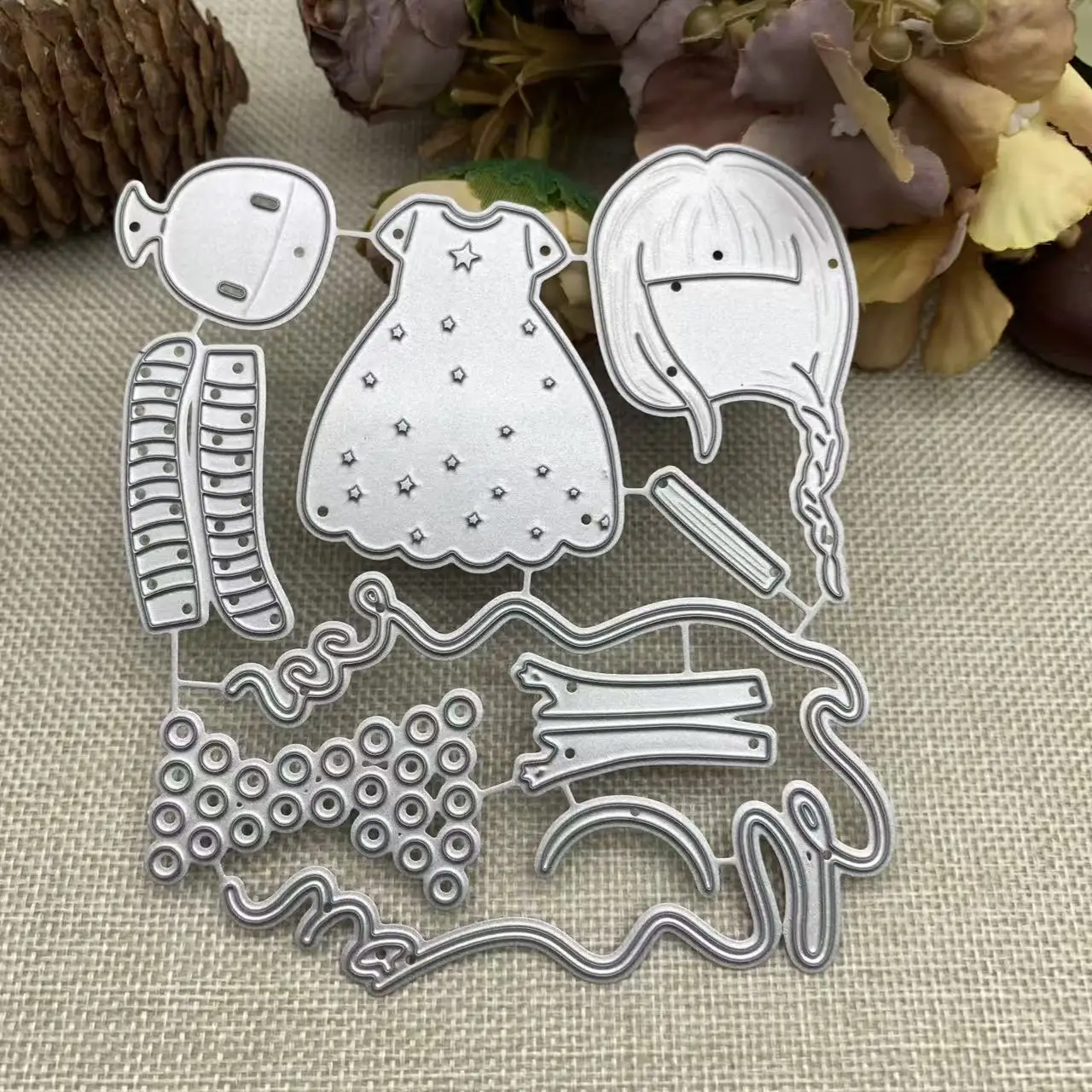 1 Stück niedliches Blumenkleid-Mädchen-Set, Metall-Stanzformen für DIY Scrapbooking, Papier-Grußkartenherstellung, handgemachte Prägeschablone Image
