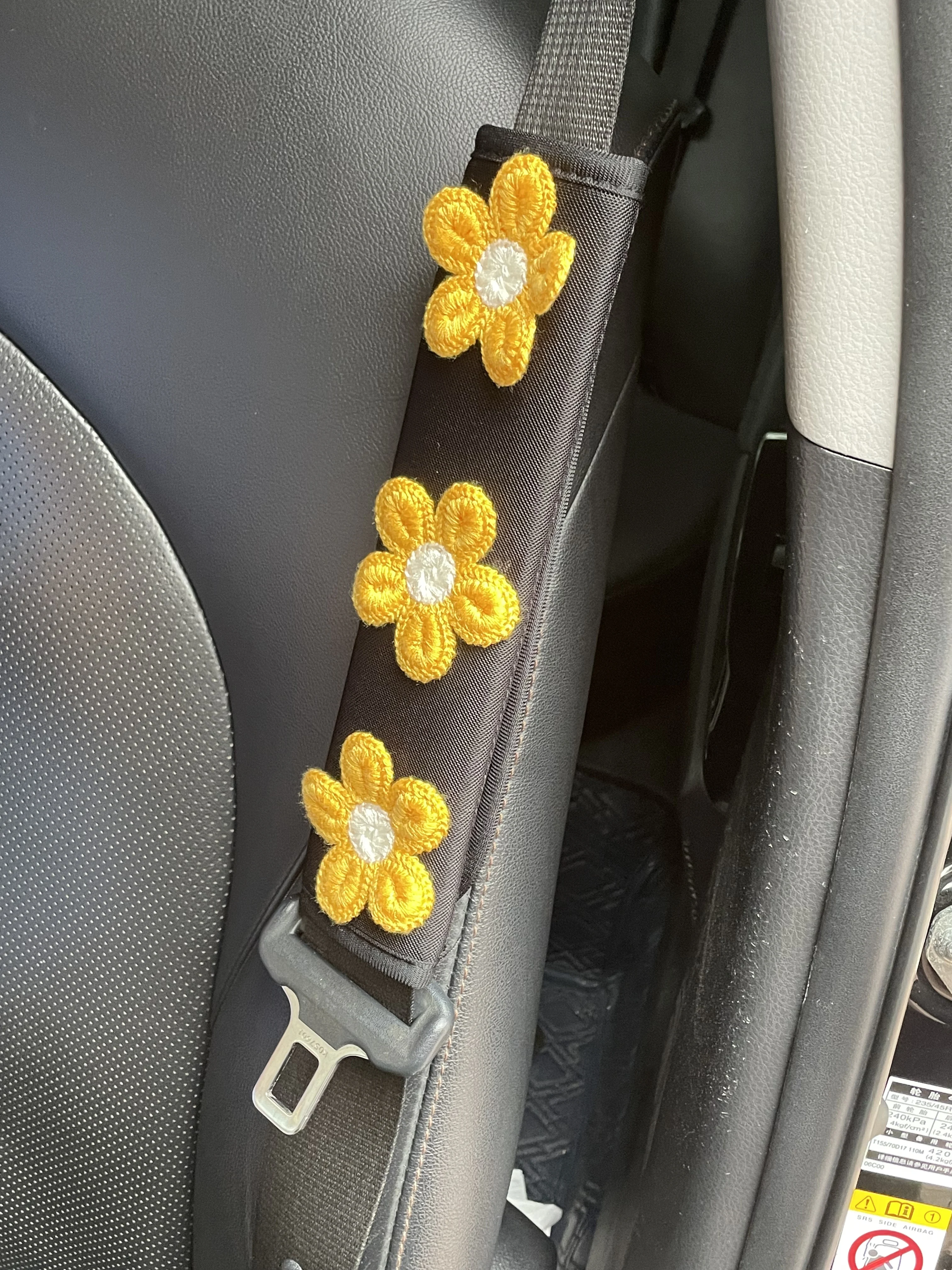 2 stücke Blume Schulter Pad Auto Sitz Gürtel Kleine Innen Dekoration Schutz Cartoon Kreative Versicherung Abdeckung Auto Zubehör Image