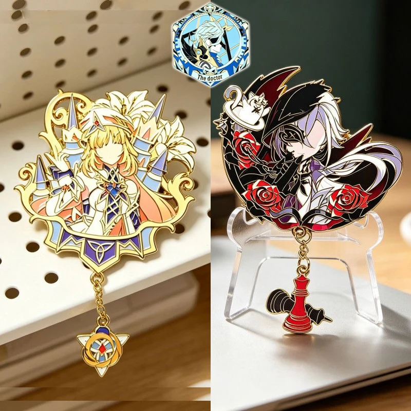 Genshin Impact Nicole Reeyn The Doctor Distintivi Cosplay Anime Il Dottore Arlecchino Spille per Costumi di Halloween Decorazioni per Zaini