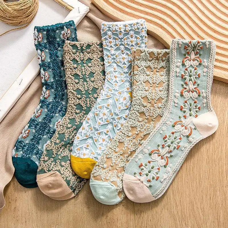 5 Paar Damen Herbst Winter neue Mode Mid Tube Socken Retro atmungsaktive lange Röhrensocken einfache bequeme Damensocken Image
