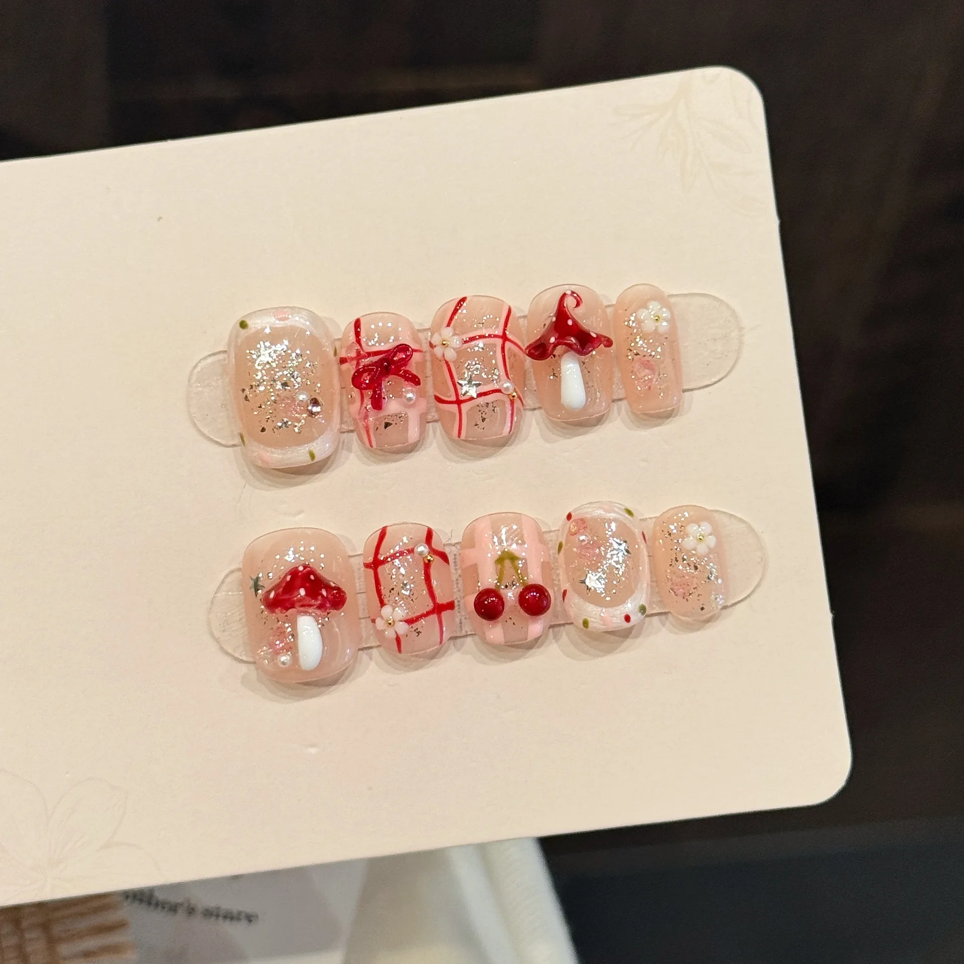 10 Stück luxuriöse handgefertigte Nägel zum Aufdrücken, kurzes, ovales, süßes Schleifendesign mit 3-teiligem Werkzeug, selbstklebende Nagelklebelaschen Image