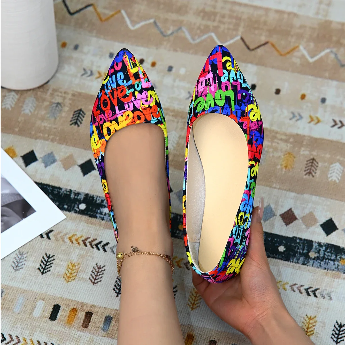 Neuankömmling 2024, Damen-Schuhe mit spitzer Zehenpartie, schöne und modische Sommerschuhe, flache Ballerina, bequeme, lässige Damenschuhe
