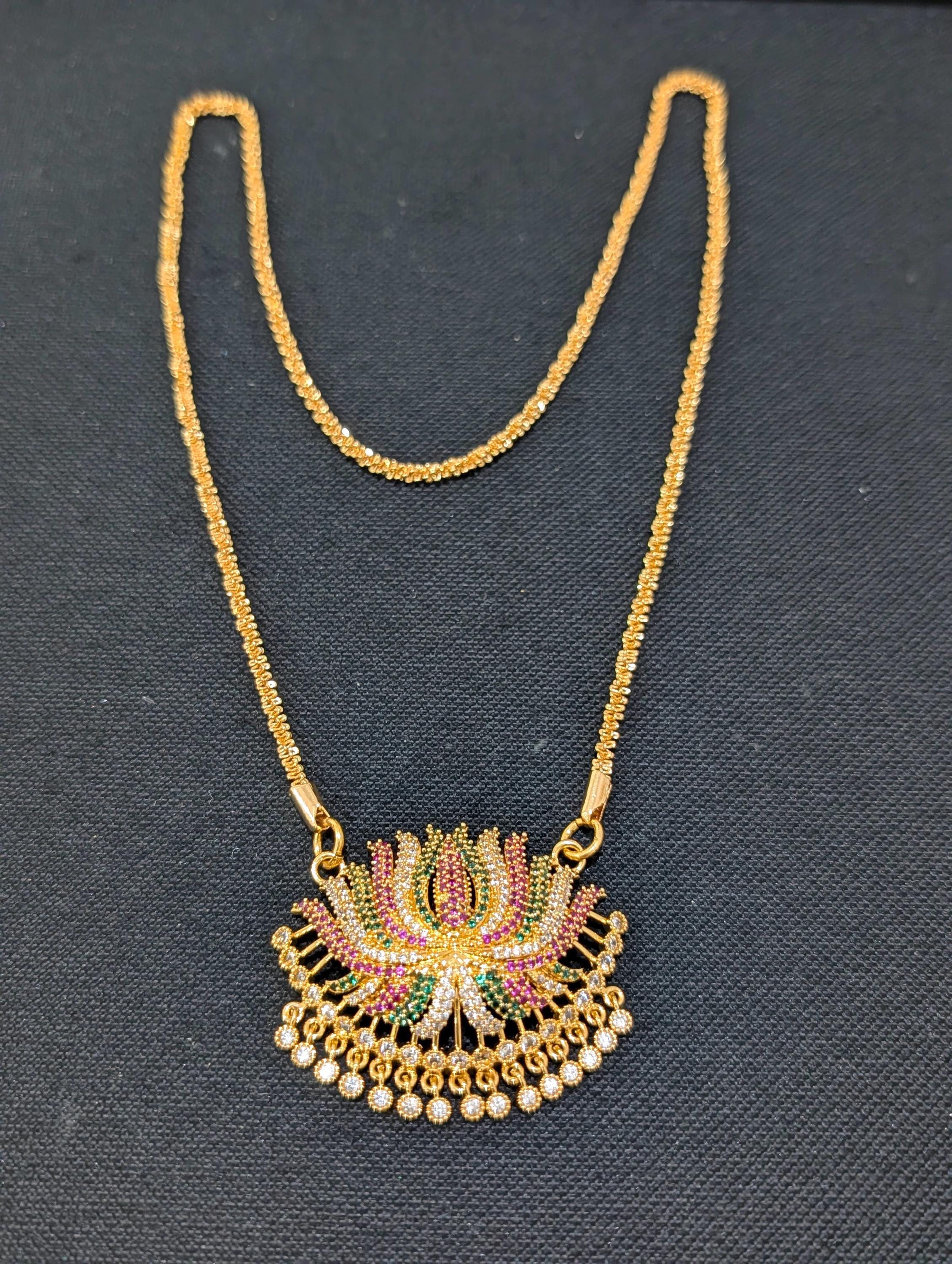 D2 - Collana con pendente in pietra CZ placcata oro micro a forma di loto / Gioielli indiani / Catena spessa con pendente / Catena CZ per abbigliament