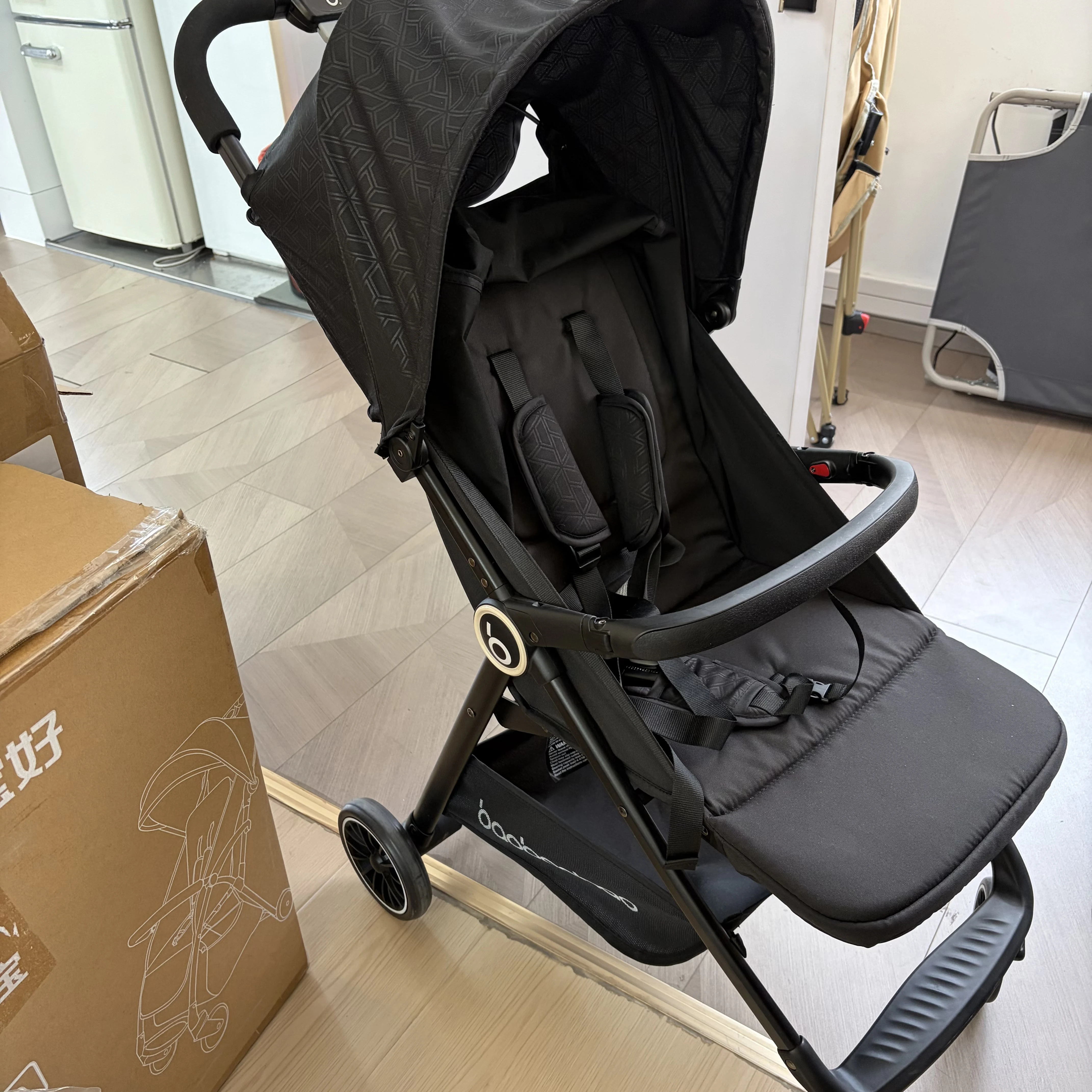 Baobaohao A2 tragbarer Kinderwagen mit zweistufigem Sonnenschutz, hautfreundlich, komfortabel, leicht zu heben und zu verstauen.
