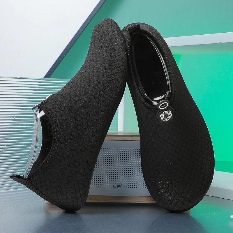 Schwarze Wasserschuhe, Unisex, schnell trocknend, rutschfest, Aqua-Schuhe, atmungsaktiv, für Strand, Schwimmen, Tauchen, Waten, Turnschuhe für Männer und Frauen, Outdoor-Sp