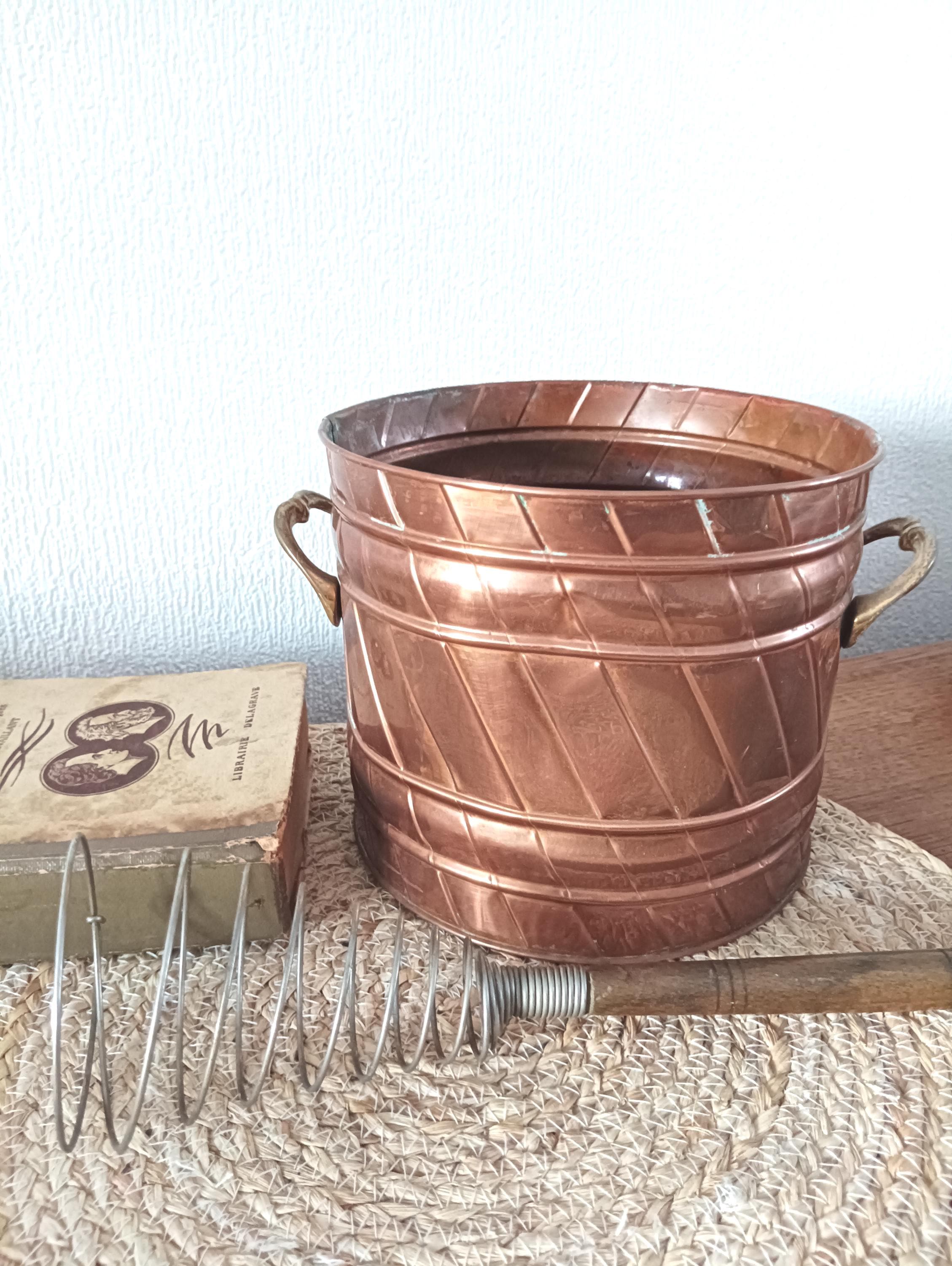 Fioriera antica in rame, fioriera vintage antica in rame, calderone antico in rame martellato, vaso da fiori antico in rame