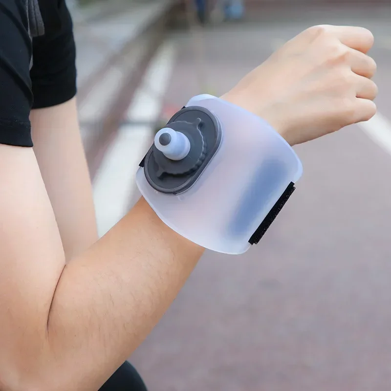 Sport-Handgelenk-Wasserflasche, Trinkgerät für Radmarathon, Bergsteigen, tragbare Kletter-Handgelenk-Wasserflasche für den Außenbereich Image