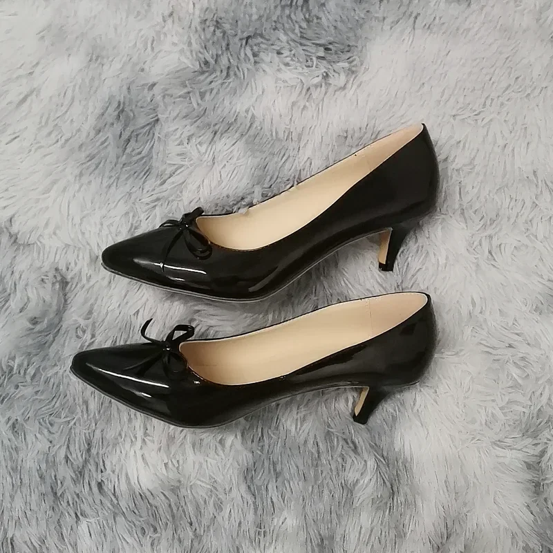 Frauen Schuhe Sexy 5 cm Low Mid Kitten High Heels PU Patent Leder Spitz Arbeit Pumpen Mit Bowknot Hochzeit schuh Plus Größe