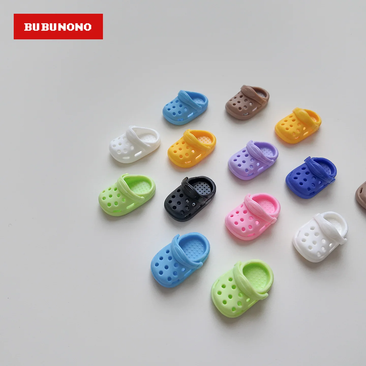 Bunte Lochschuhe für Labubu-Strandsandalen der 1./2./3. Generation für Vinylpuppen, süße Schuhe im Crocs-Stil mit weicher Sohle