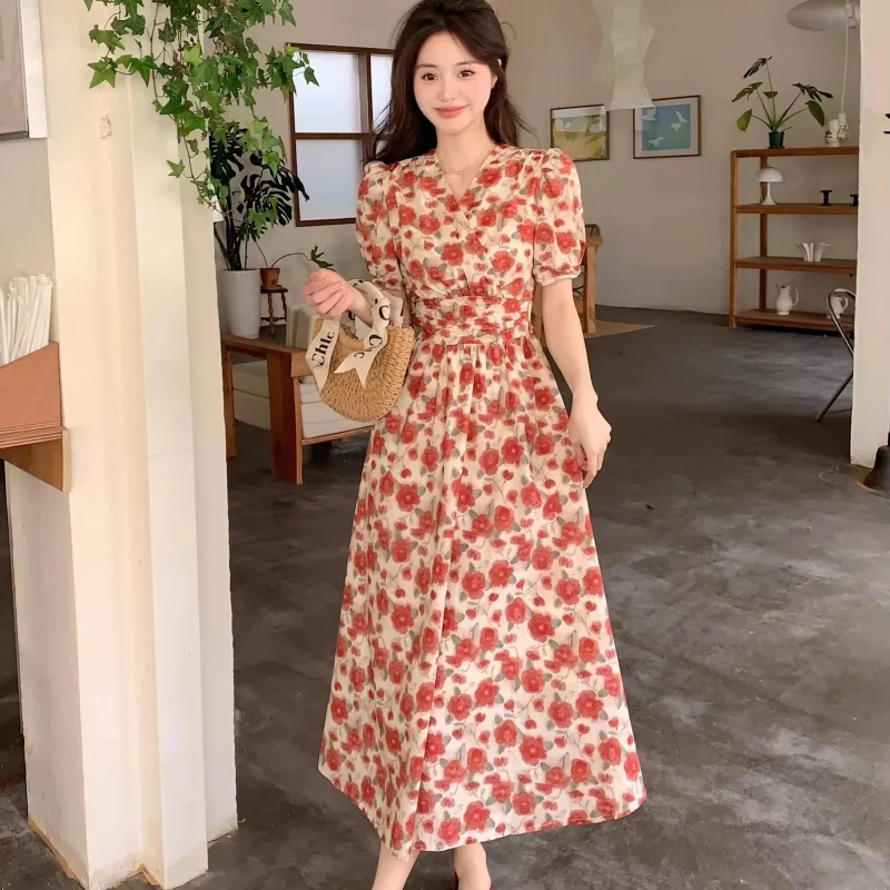Damen Sommerkleid mit Roter Rosen-Print, Maxi-Kleid mit Blumenmuster, Gerafftes Slim A-Linien-Kleid, Elegantes Modisches Reisekleid