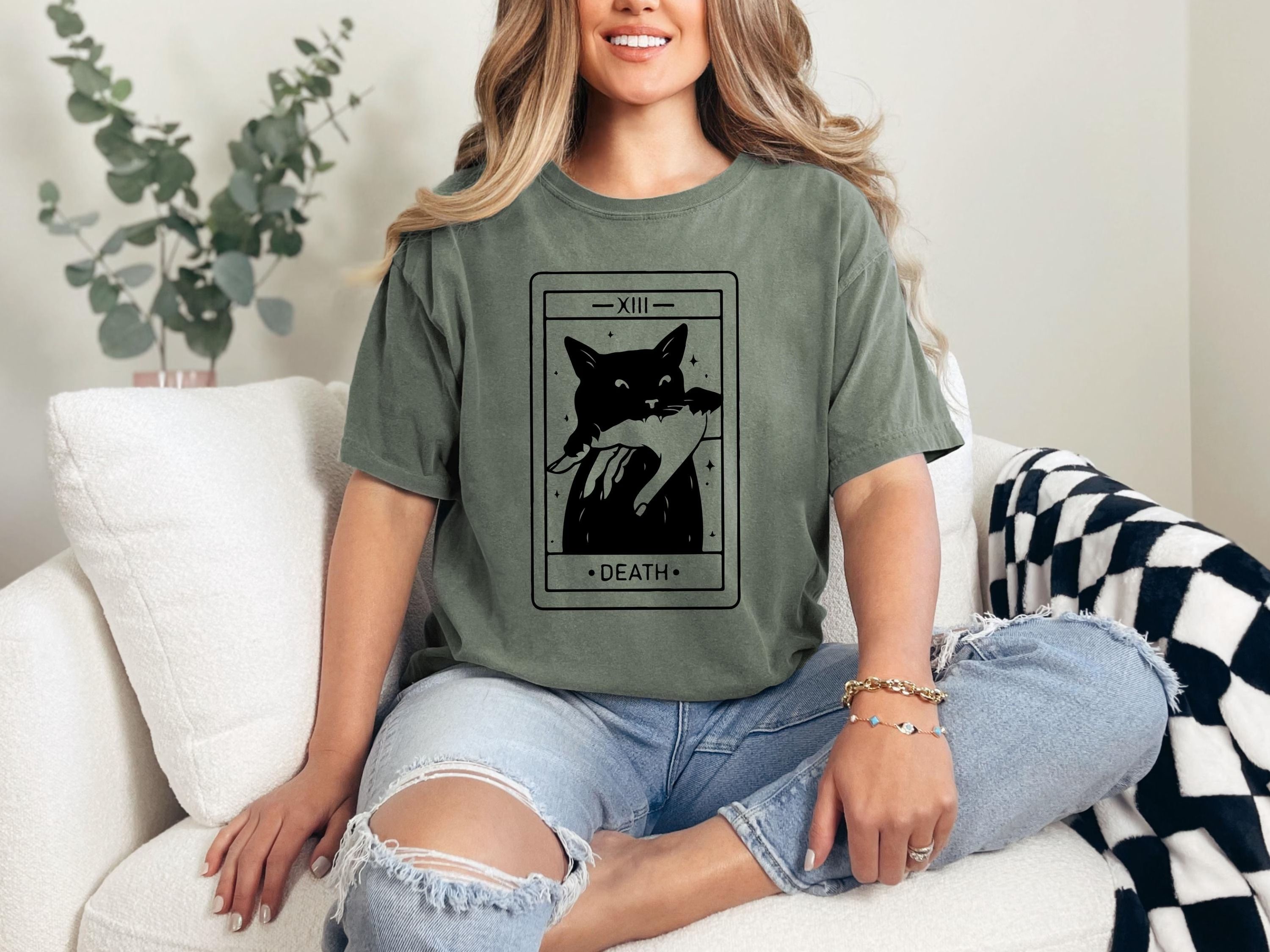 Black Cat Tarot Card Shirt Gothic Halloween Tee Witchy Cat Graphic T Shirt Spooky Season Alternative Fashion Top purple l t Shirt