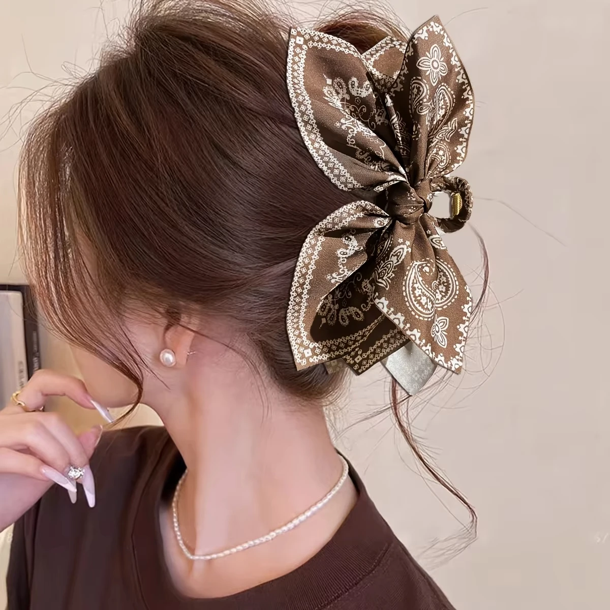 1 Stück Damen-Haarspange, braun, Cashew-Blumen-Schleife, hochwertige und elegante Haarspange, Hai-Clip, modische Kopfbedeckung