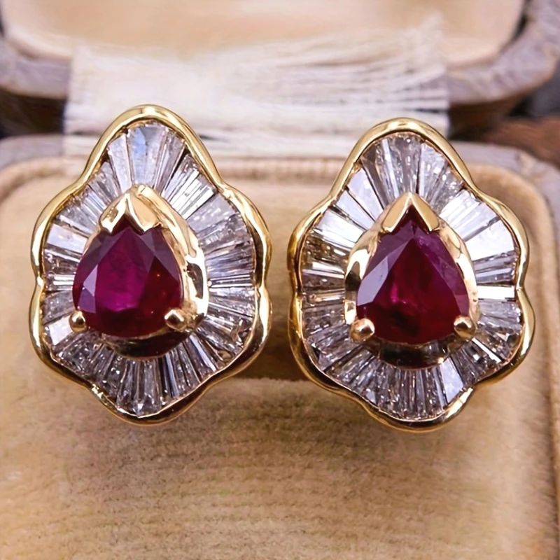 Luxuriöse, schillernde, wassertropfenförmige rote synthetische Zirkonia-Ohrstecker für Damen, Vintage-Stil, zarte Schmuckaccessoires für Bankett-Anlässe Image