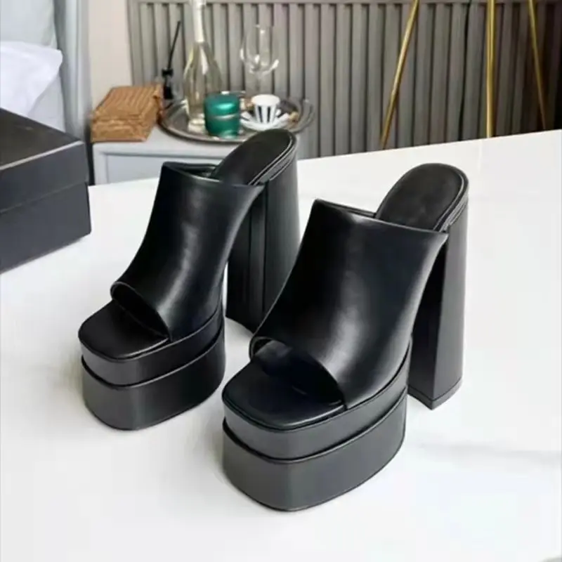 2024 neue High Heels Frauen Schuhe Plattform Hausschuhe Sommerschuhe Sandalen Outdoor Hausschuhe weibliche Chunky Heels High Heels Sandalen