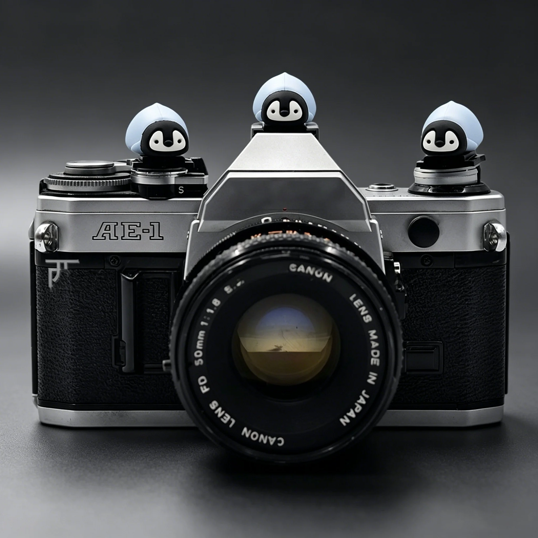 DIY Niedliche Pinguin-Universal-Blitzschuhabdeckung für Leica Q2 Q3 Fuji X100V X-T5 Sony ZV-1 ZV-E10 Canon EOS R5 Nikon Z5 Kamera-Zubehör Image