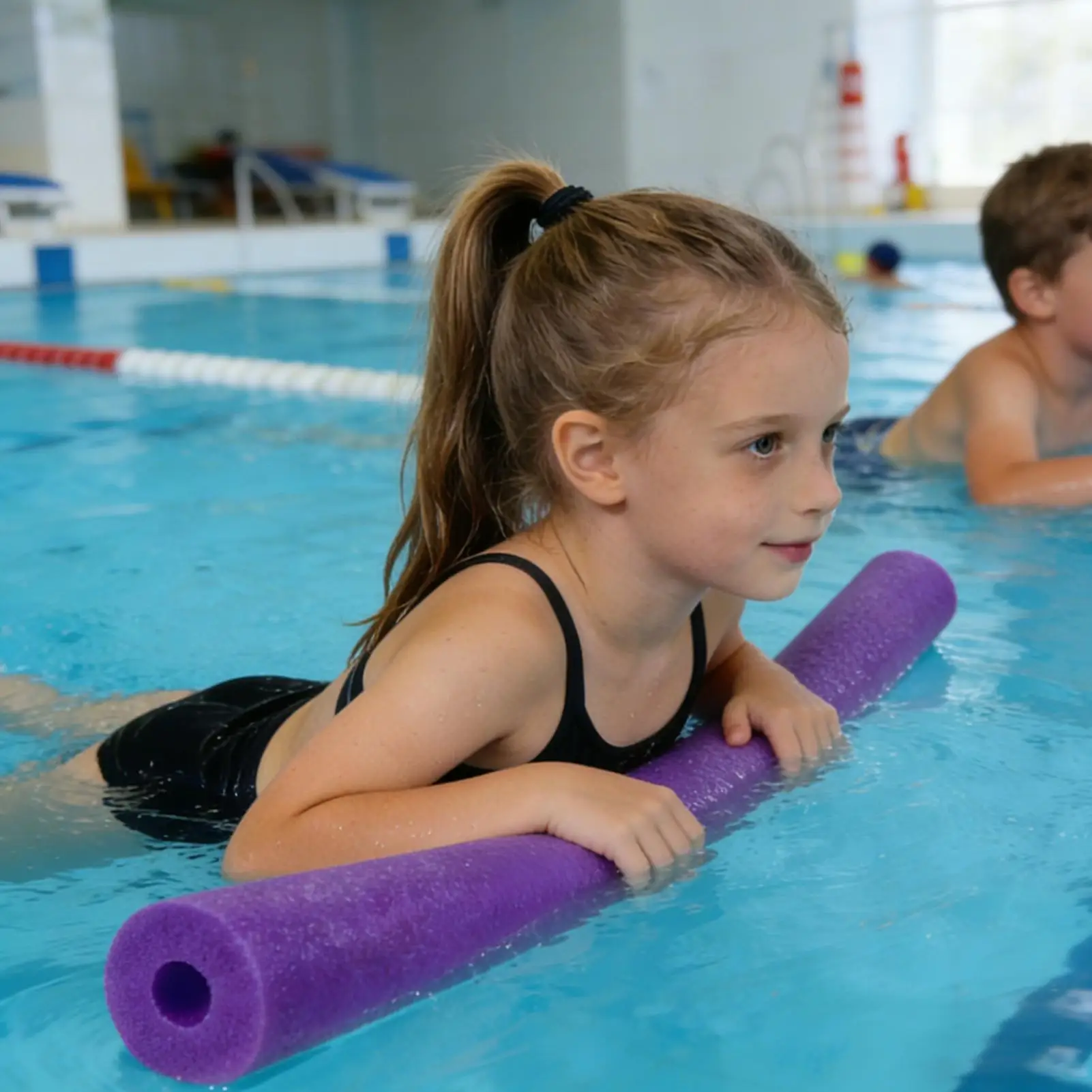 Große Hohle Schaumstoff-Schwimmnudeln Bunte Weiche Schwimmhilfen Wasserdichte Trainingshilfe für Schwimmpartys Outdoor-Wassersport Image
