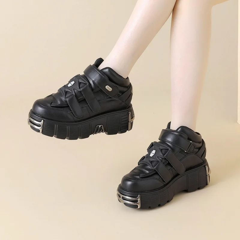2024 herbst und Winter Neue frauen Heavy Metal Plattform Low-top Punk Schuhe Männer Schwarz Lokomotive Stiefel