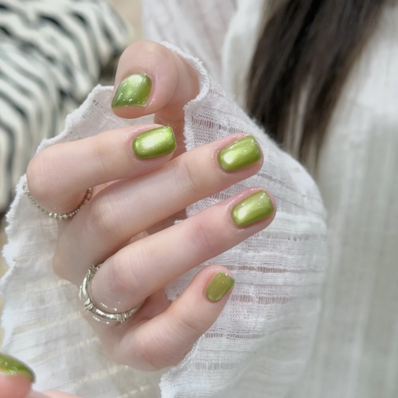 MIANEL 10ml 2026 Neuer Sommer Eisgrüner Trauben-Katzenaugen-Gel-Nagellack Grüner Eisiger Jelly-Effekt Ultra-Glänzender Magnetischer Katzenaugen-Effekt Image