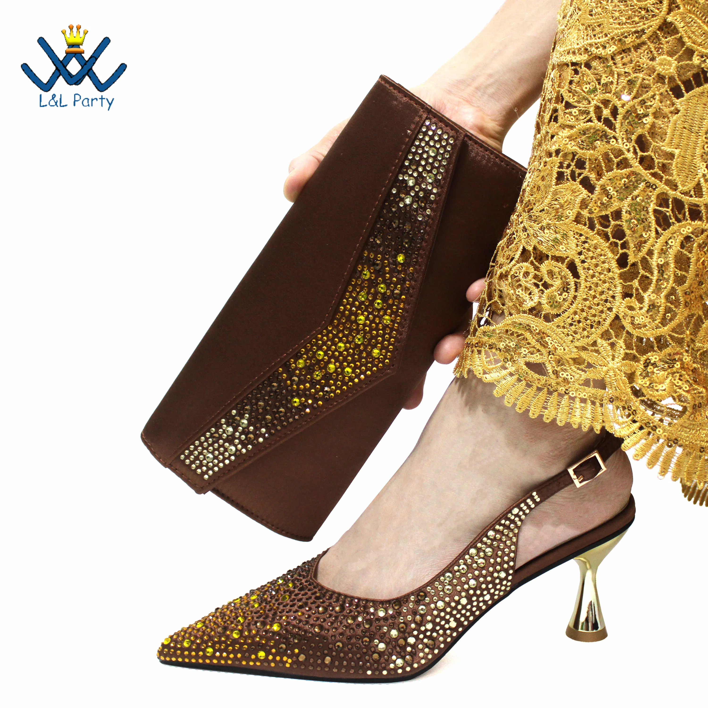 Kaffeefarbenes, modisches italienisches Damen-Schuh- und Taschen-Set, hochwertige neue, voll glänzende Kristall-Slingbacks-Pumps für die Hochzeit