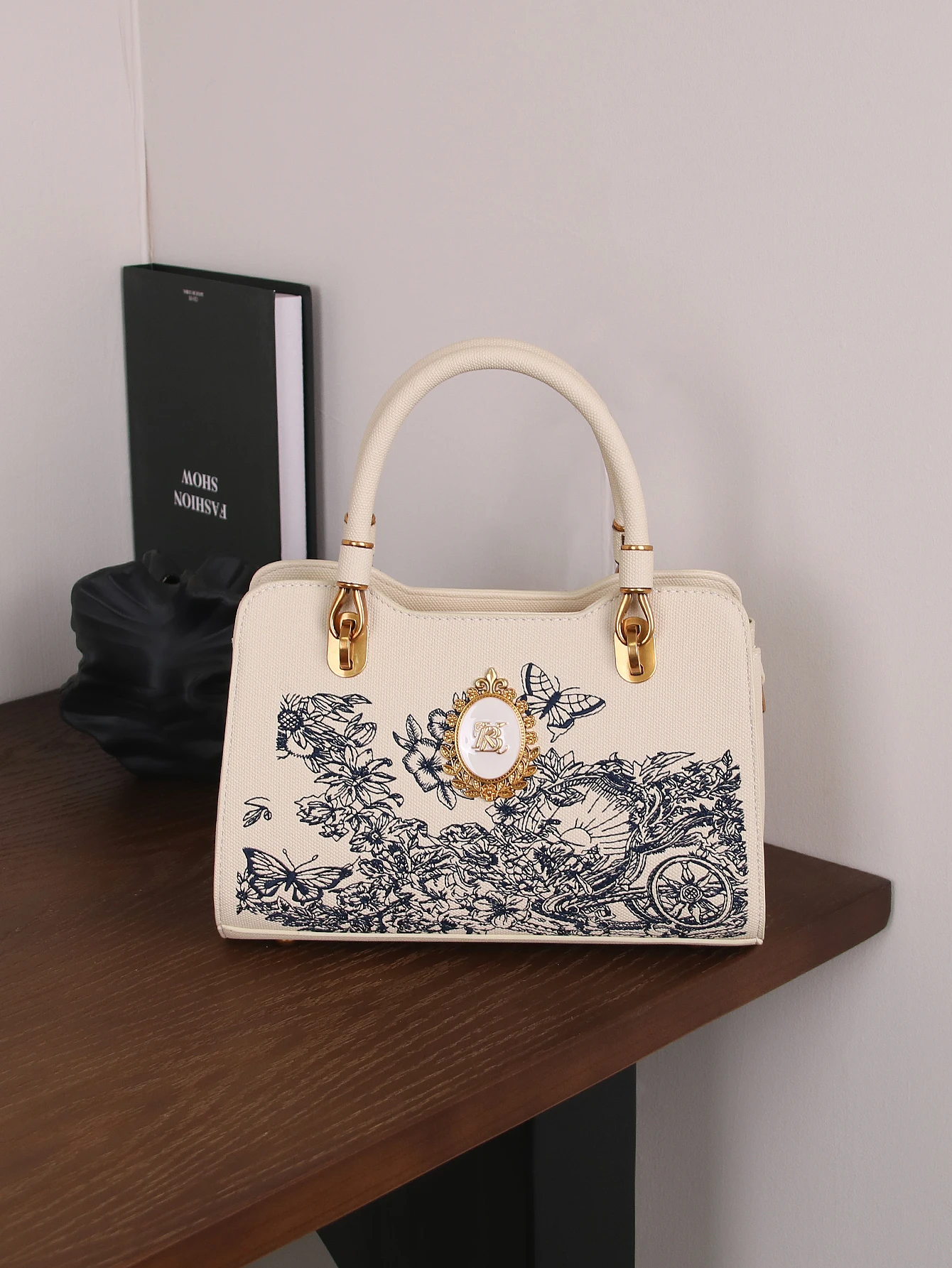 Modische, elegante 2026 neue Luxus-Damenhandtasche mit großer Kapazität, Retro-Stickerei und edlem Hardware-Design für Pendlerinnen Image