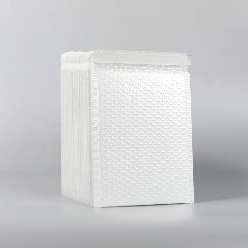 White Bubble Mailers 2-Größen-Bündel (18 x 23/20 x 25 cm, 50 Stück) – ideal für E-Commerce, Versand und Produktschutz