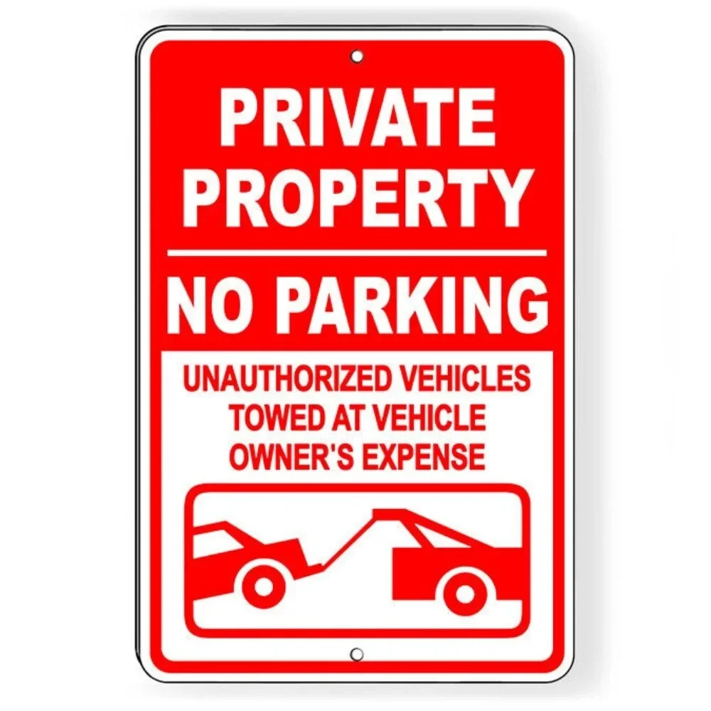 Schild „Privatgrundstück, Parkverbot“ – Fahrzeuge werden abgezogen Image