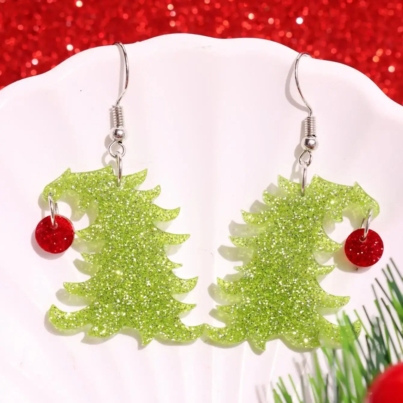 1 Paar grüne Weihnachtsbaum-Ohrstecker mit roten kugelförmigen Acryl-Ohrsteckern, einzigartiger Nischen-Damenschmuck, Weihnachten für den Alltag Image