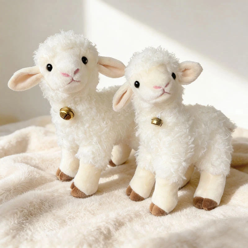 Niedliche weiße, realistische Lamm-Plüschtiere mit Glocke, Plüschpuppen, Baby-Spielzeug, Geburtstagsgeschenke für Kinder, Heimdekoration