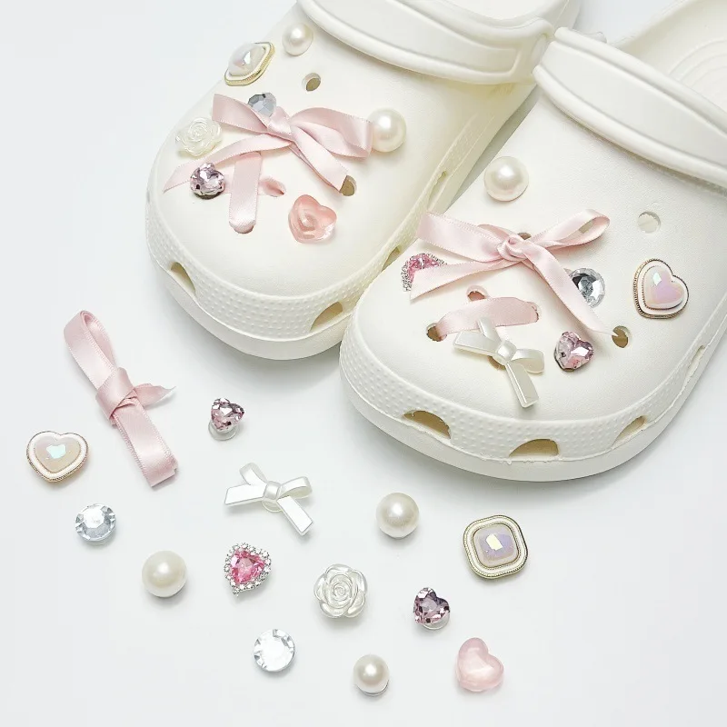 Balletcore Rosa Schleifenband-Schuh-Charms-Set Sommer 2026 Elegante Perlenblumen DIY Clogs Zubehör Damen Schuhdekorationen