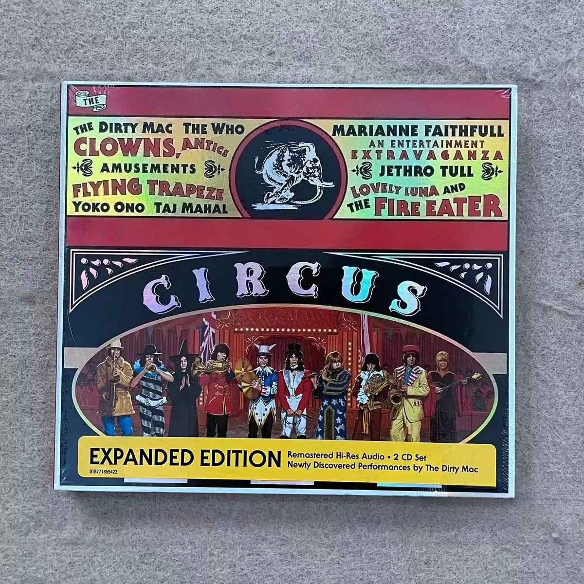 Vintage 60er Jahre Rock Live CD Retro-Zirkus-Poster-Artwork mit farbenfrohen Künstlern – Premium-Sammler-CD für klassische Rock-Fans Image