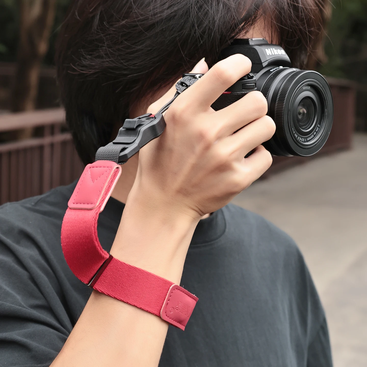 Magnetisches Armband mit Schnellverschluss, geeignet für Sony, Nikon, Fuji, Canon, Olympus, Panasonic, Leica DSLR-Kamera. Image